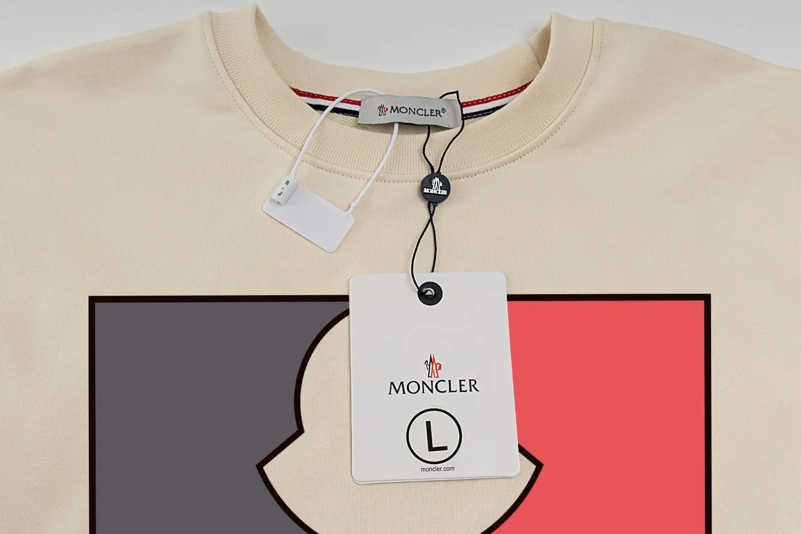 【 Quality】 【🎉 🎊】 【 MONCLER】【In Stock 】 🏅2024 New Arrival Premium 3D LOGO ， ， Premium ⚠️ ： 460 ， 21S 10S 26/2 1*1 ！ ， ， ， ， ， ！ Same Style ✔ Same Style： ❗ ✔【 Same Style， In Stock！】 ➡Size：S M L XL XXL ➡ ：Black White ⚠️Size Size